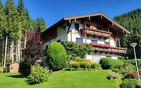 Am Waldrand 252
